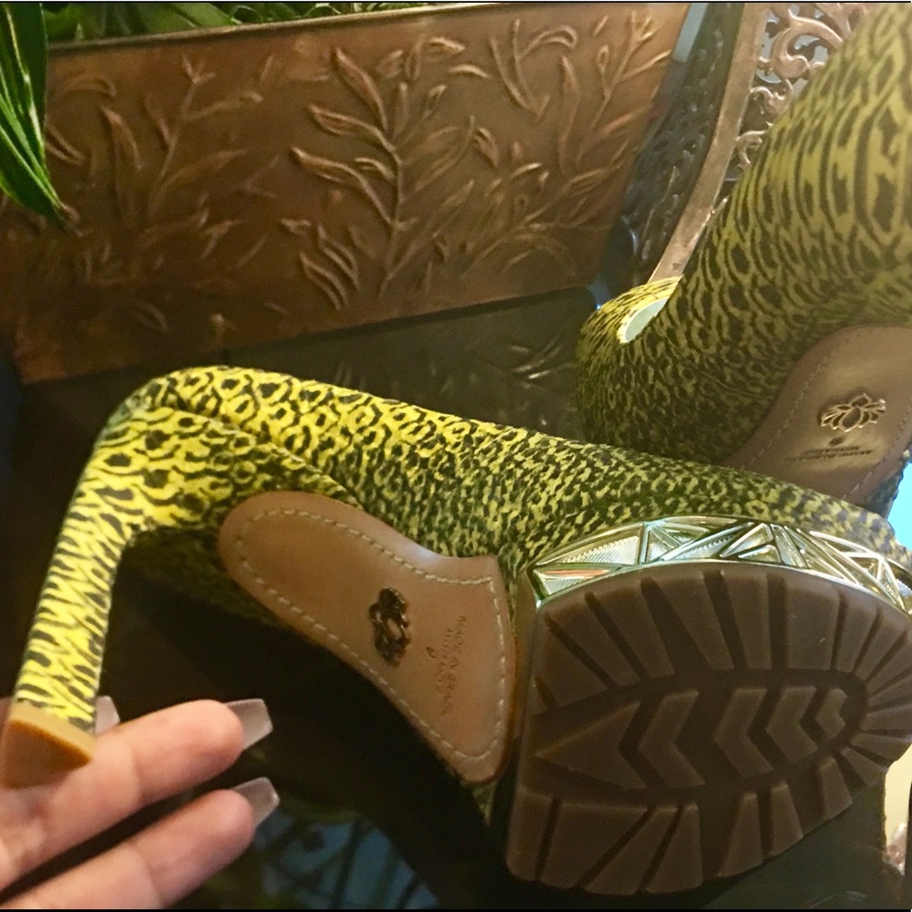 Heels - Picture 5 of 8
